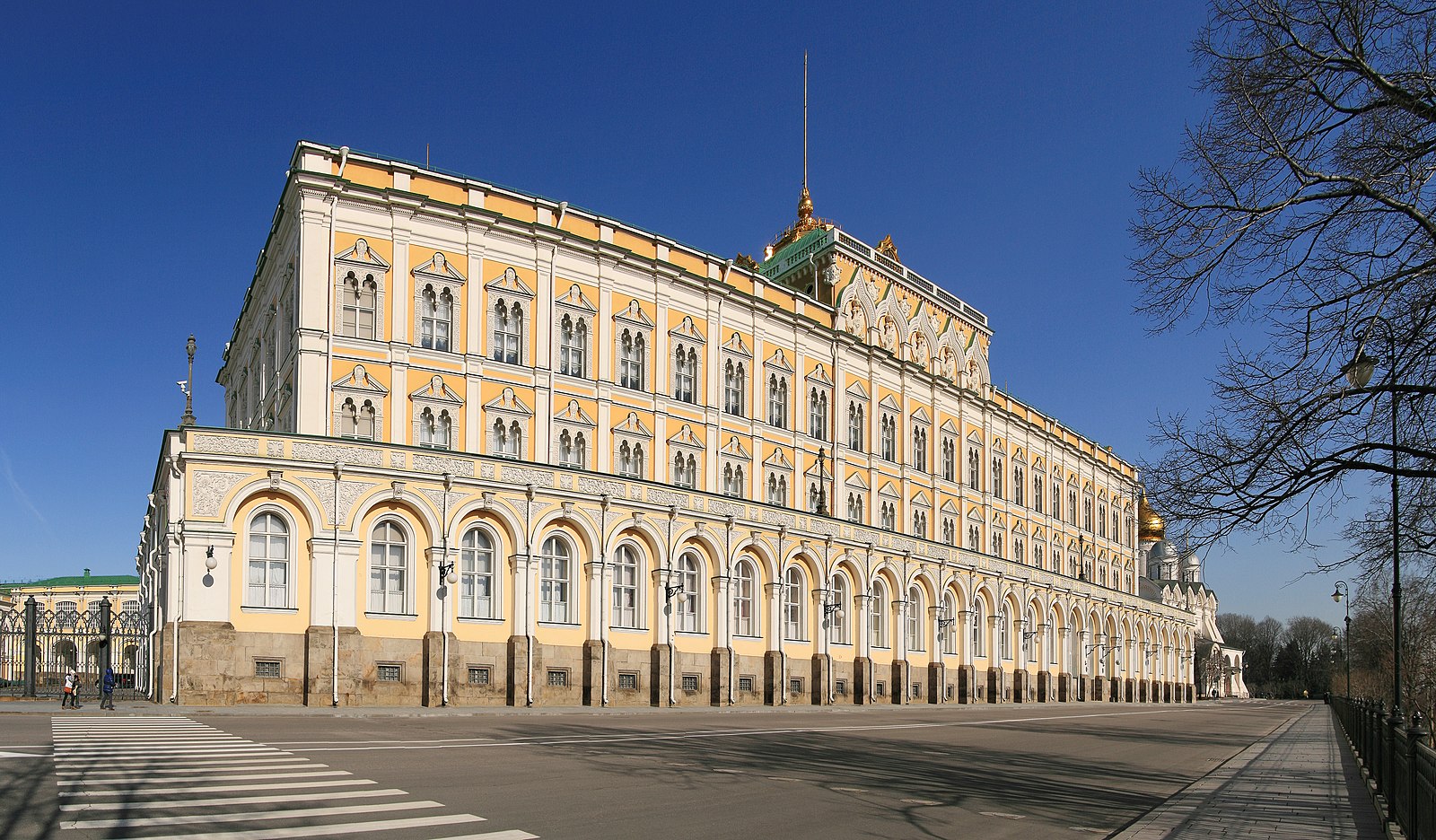 Тон большой кремлевский дворец