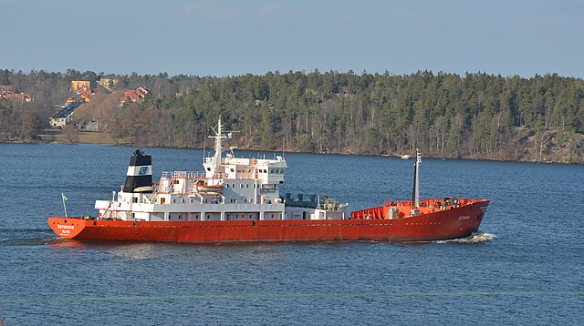 M/S Östanvik i Mälaren med cement till Cementas terminal i Liljeholmen i Stockholm