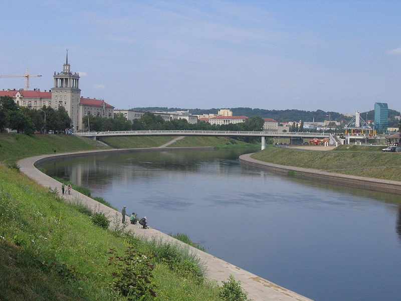 File:Neris river in Vilnius.jpg