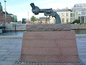 Non-Violence sculpture Malmö.JPG