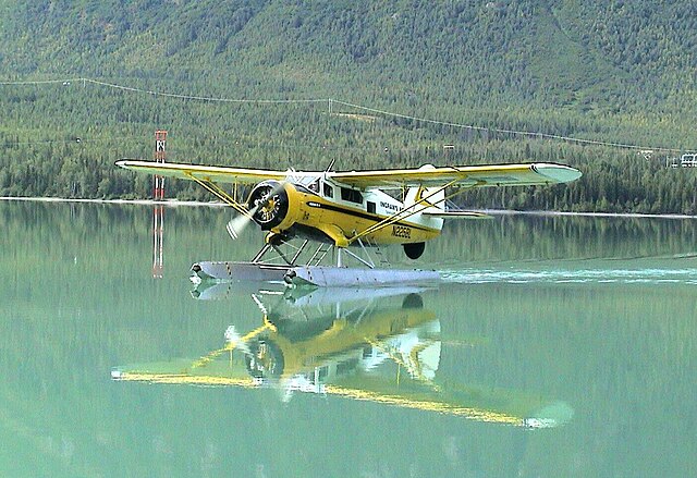 "Spirit of the Kenai", landing on Kenai Lake, in Alaska, August 2003