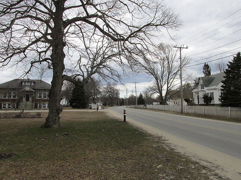 File:North Main Street, Berkley MA.jpg