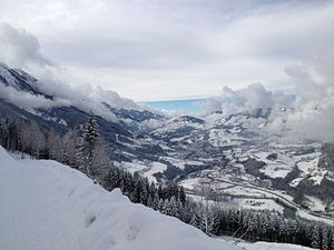 Szent Veit im Pongau panorámája a Schernberg-kastéllyal. JPG