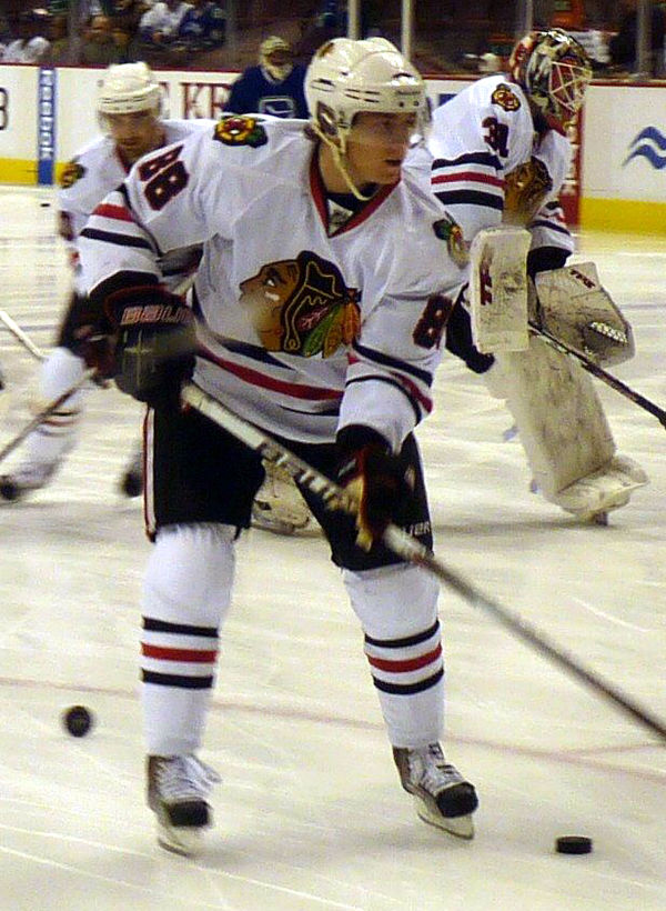 Kane warming up with the Chicago Blackhawks in November 2009