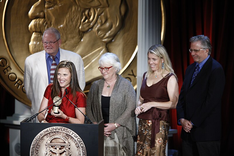 File:Paul Taylor, Irene Taylor Brodsky, Sally Taylor, Crofton Diack and Geof Diack, May 2009 (2).jpg