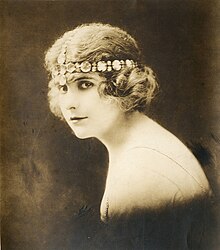 Pearl White, silent film actress (SAYRE 11686).jpg