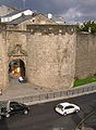 Cổng Porta de San Pedro, một trong năm cổng La Mã gốc