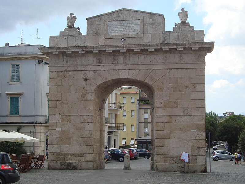 File:Porta Anagni.JPG