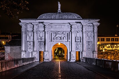 Come arrivare a Porta San Tomaso con i mezzi pubblici - Informazioni sul luogo