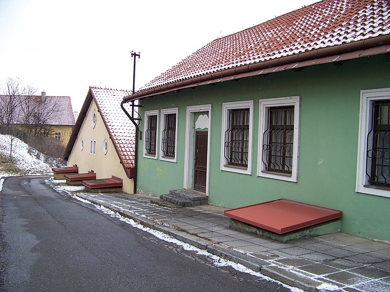 File:Práčská 12, od Práčské (01).jpg