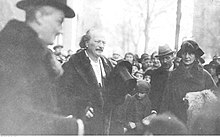 Visit of Polish composer Ignacy Jan Paderewski in Poznan on December 27, 1918, which sparked the Greater Poland uprising against Germany Przyjazd Ignacego Jana Paderewskiego do Poznania (1-H-319-2).jpg