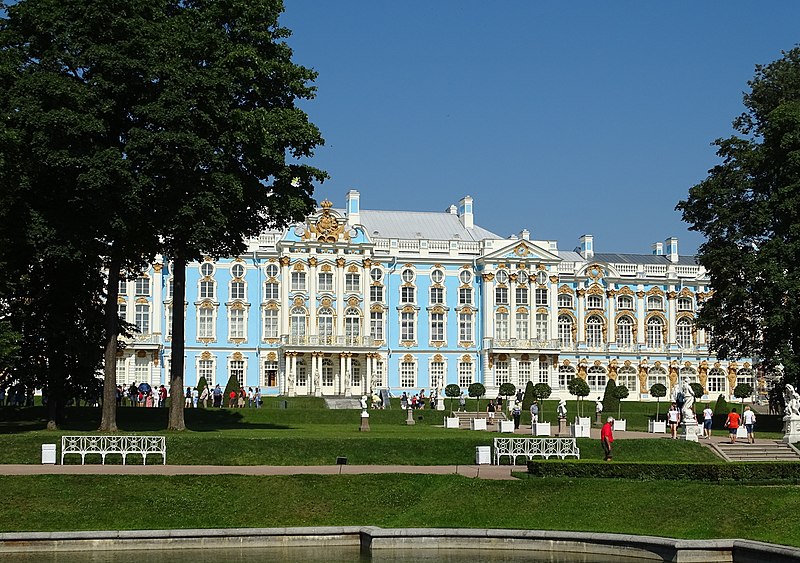 File:Pushkin Catherine Palace SE facade as seen from gardens 03.jpg