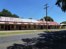 The Ranges Hotel in Gembrook in 2012, dating from 1894 -- and destroyed by fire in 2018 RangesHotelGembrook2012.jpg