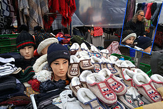 El Rastro is the most popular open air flea market in Madrid (Spain). It is held every Sunday and public holiday during the year.