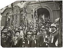 Removal of the battle flags from the old to the new Capitol, June 14, 1905 Removal of the battle flags from the Old to the New Minnesota Capitol.jpg