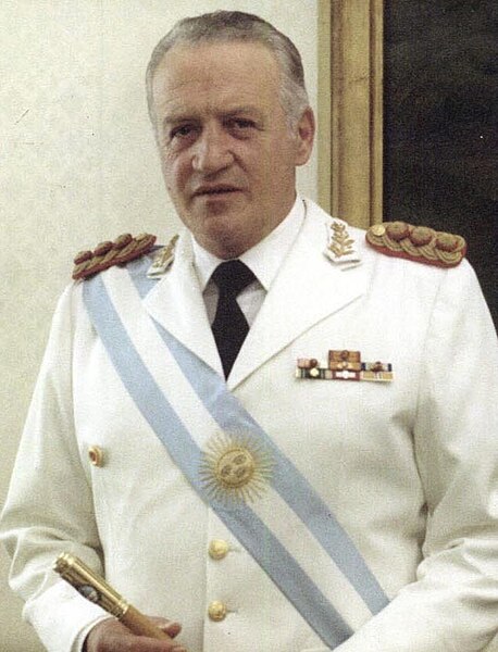 File:Retrato Oficial Galtieri (cropped).jpg