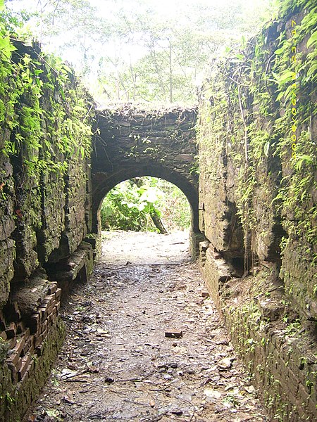 File:Ruinas de falan - panoramio.jpg