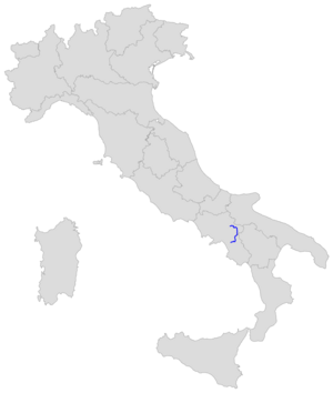 Rota da estrada em um mapa da Itália