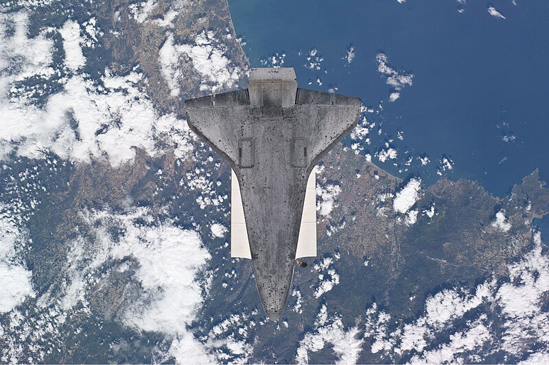 File:STS132 Atantis approaching ISS4.jpg