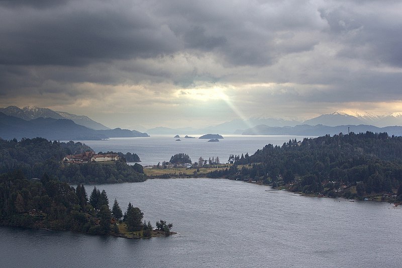 File:San Carlos de Bariloche 2009-11-27.jpg