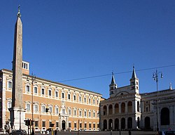 Basilica and Palace - side view San Giovanni in Laterano - Seitenansicht.jpg