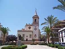 Iglesia de San Pedro, desde la plaza de mismo nombre.