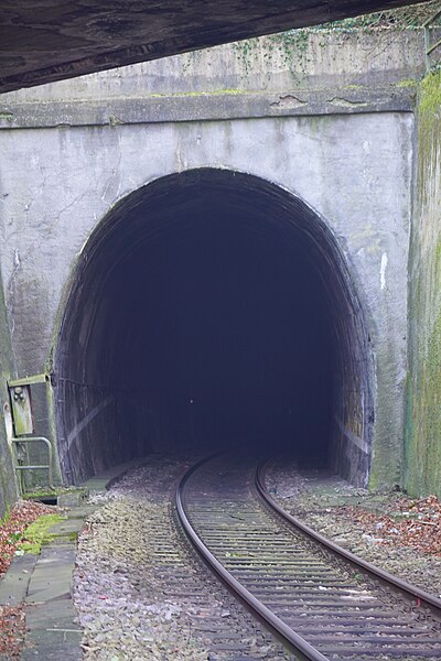 Schlossbergtunnel Tübingen Nordportal 04.jpg