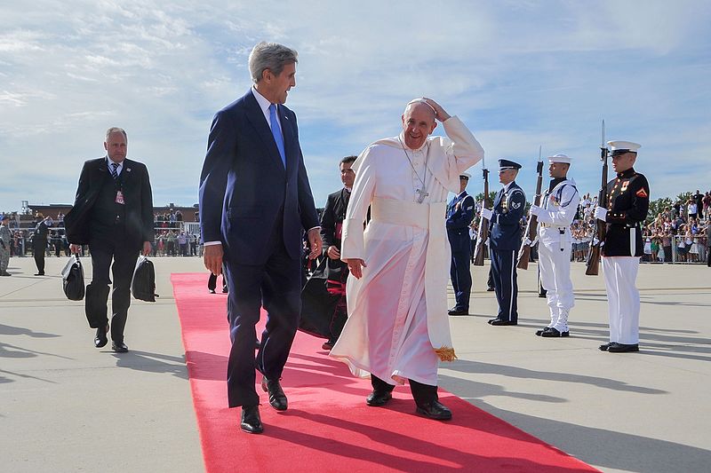 File:Secretary Kerry Walks With Pope Francis at Andrews Air Force Base.jpg