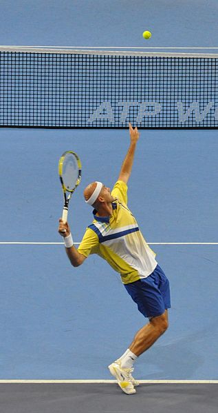 Fichier:Service tennis Ljubicic.jpg