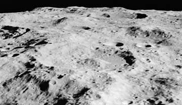 Oblique view facing south from Apollo 17 Sierpinski crater AS17-M-1561.jpg