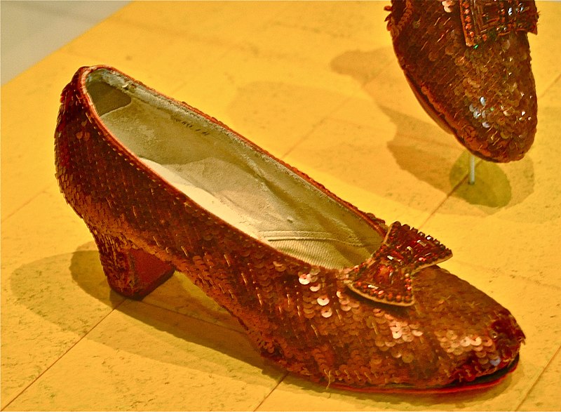 File:Smithsonian National Museum of American History - Dorothys ruby slippers (8306564635).jpg