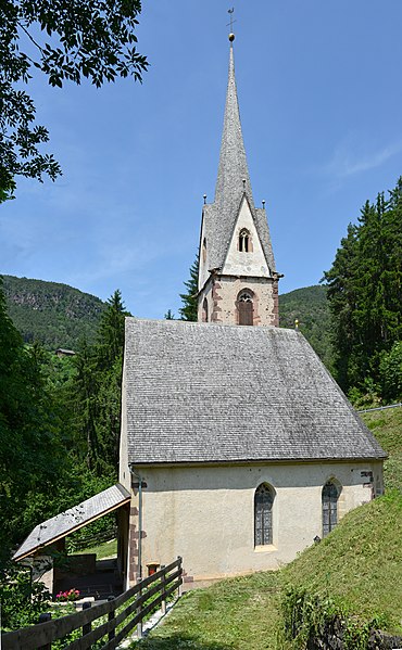 File:St Vigil Kastelruth Südansicht.JPG