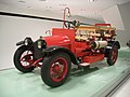 Motorspritze aus dem Jahr 1912 im Porsche-Museum in Stuttgart