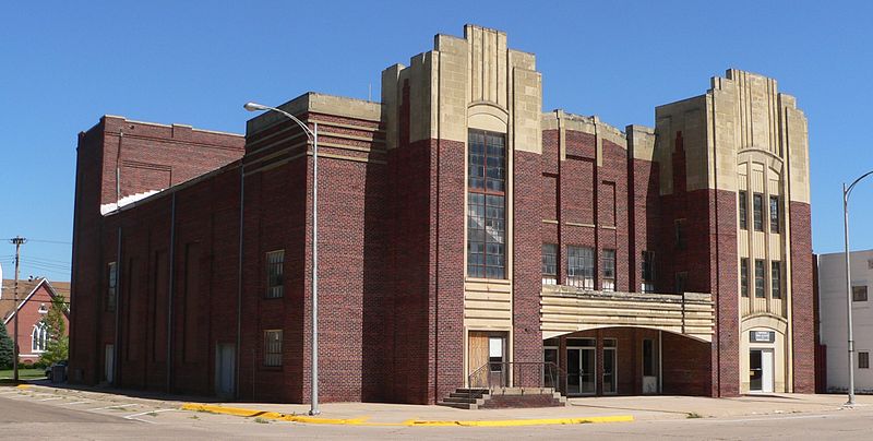 File:Superior, Nebraska auditorium from NW.jpg