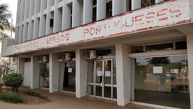 File:TAP building, Bissau 5.jpg