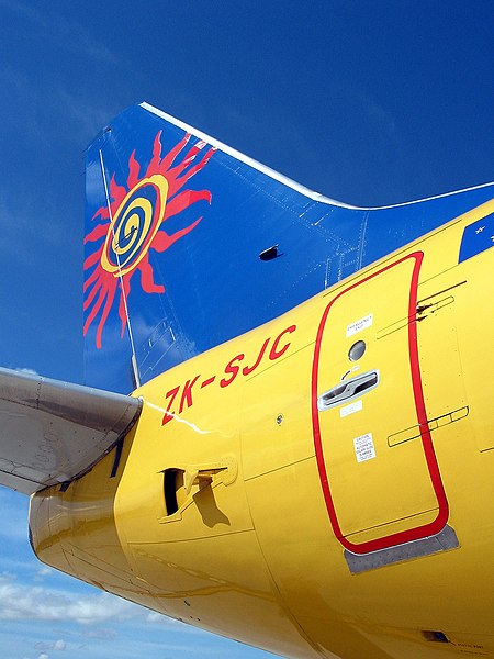 File:Tailfin of Boeing 737-300 of Freedom Air.jpg