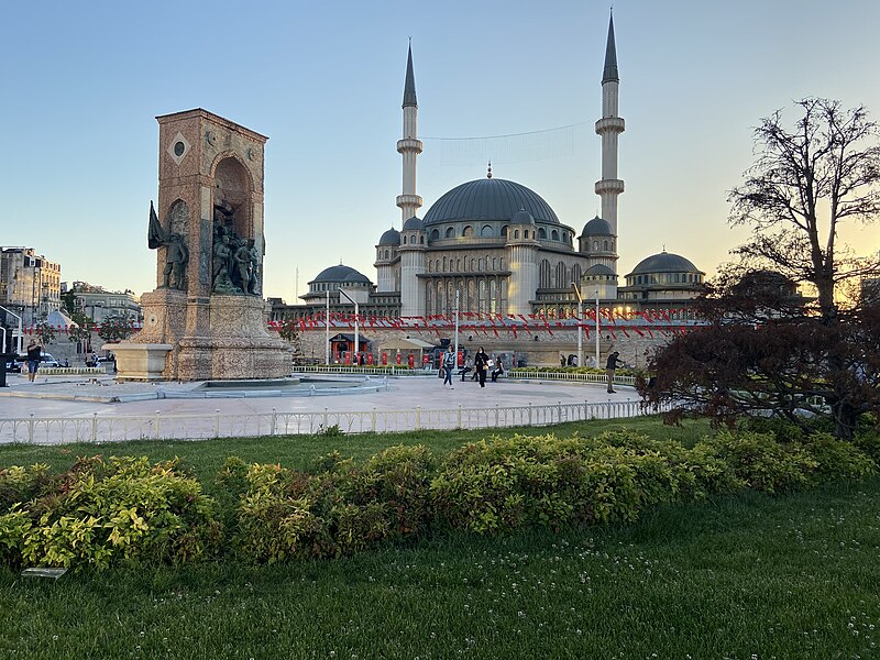 File:Taksim monument and mosque.jpg