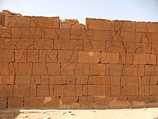 Lví chrám v Naqa: bohyně Amesemi (druhá zprava)