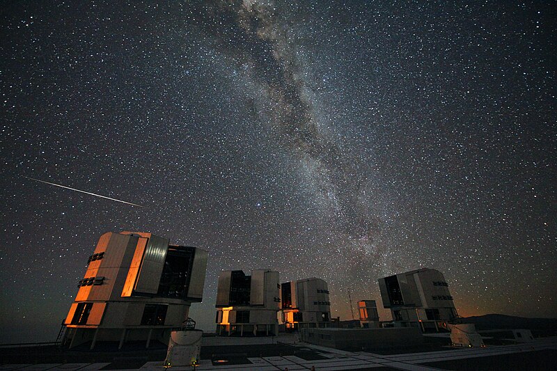 The 2010 Perseids over the VLT, by ESO/S. Guisard. Image via Wikimedia Commons. (CC BY 4.0)