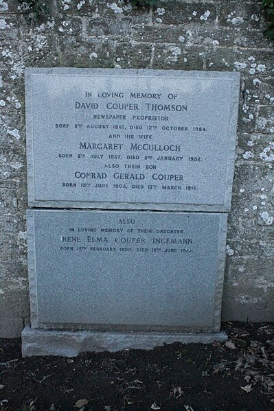 File:The grave of D C Thomson, Western Cemetery, Dundee.jpg