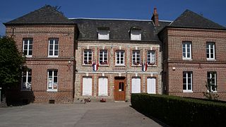 <span class="mw-page-title-main">Theuville-aux-Maillots</span> Commune in Normandy, France