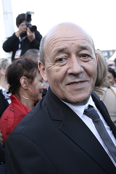 File:Tonnerres de Brest 2012 - Jean-Yves Le Drian 01.jpg