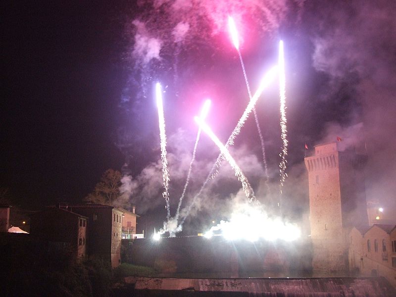 File:Torre Medioevale e Ponte Romano - Fermignano 19.jpg