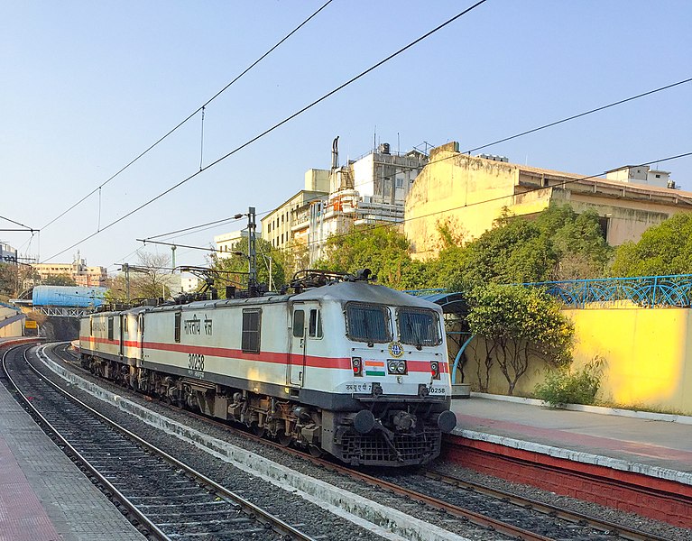 File:Twin WAP7 Lakdikapul 12022017.jpg