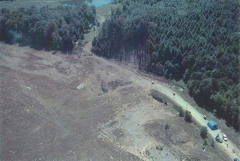 File:UA93 crash site noborder.jpg