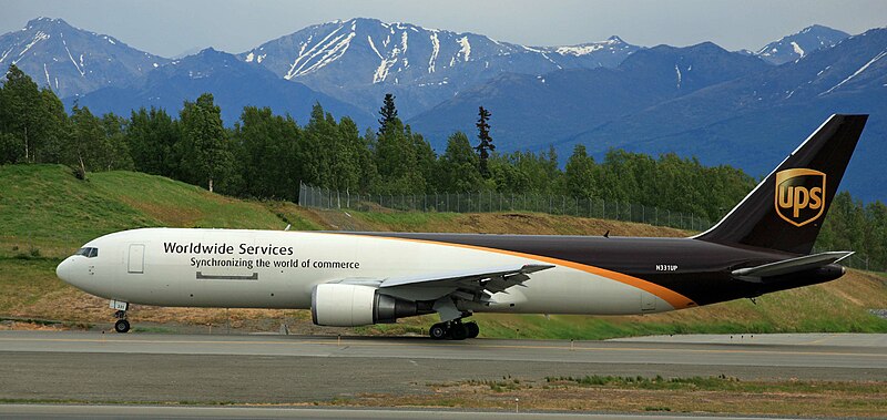 File:UPS 767 taxiing at ANC (6311108734).jpg