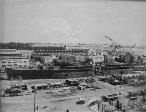 USS Proteus being lengthened at Charleston in 1959.