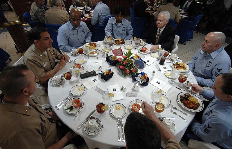 File:US Navy 070222-N-5345W-028 USS Harry S. Truman (CVN 75) Commanding Officer, Capt. Herm Shelanski speaks to the Secretary of Defense (SECDEF), the Honorable Dr. Robert M. Gates.jpg