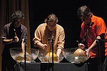 Uakti se apresentando no Auditório Ibirapuera em 2005