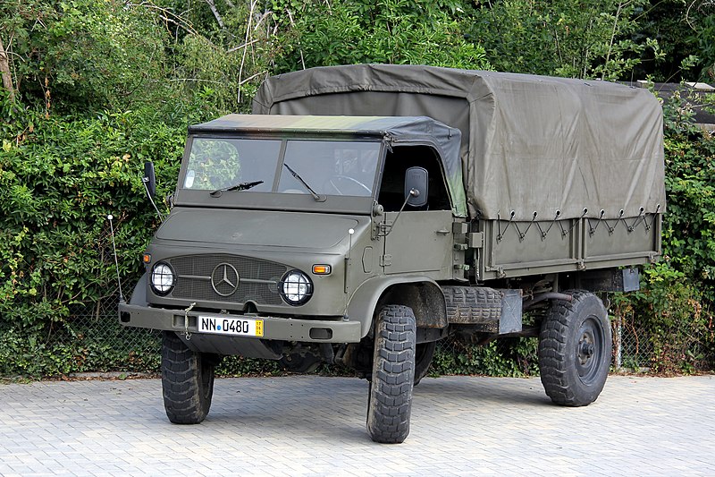 Der Unimog 800px-Unimog_S_404_%28Sp_2014-06-15%29